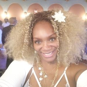 Meet your Posher, Atasha